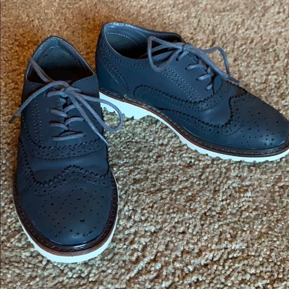 Kenneth Cole Reaction blue boys dress shoes